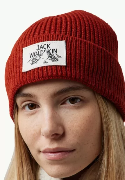 Beanie mit Abzeichen intense rust